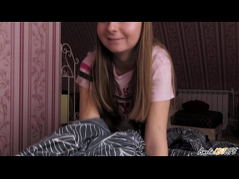 ❤️ Blondie sugit eam BFF est penitus et accipit Cum in ore suo at la.teencumpot.ru